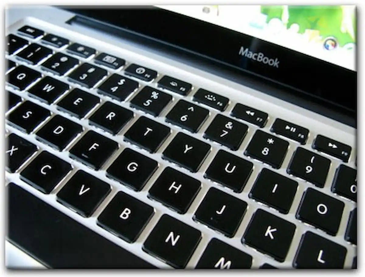 Замена клавиатуры Apple MacBook в Хосте