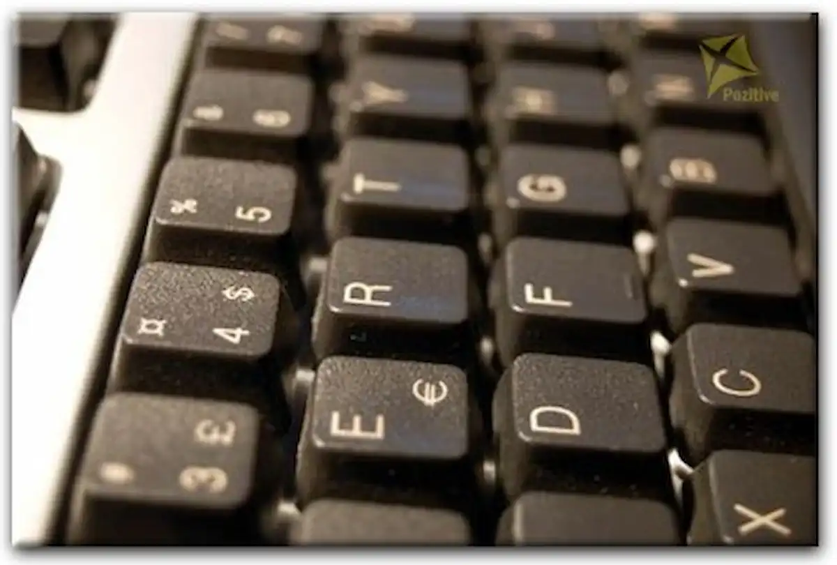 Замена клавиатуры ноутбука Toshiba в Хосте