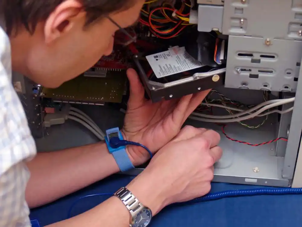 Замена и установка HDD в Хосте